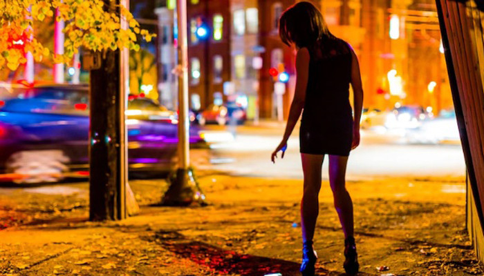 Японским проституткам предложили финансовую помощь