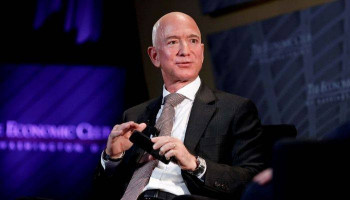 Jeff Bezos could become world’s first trillionaire as #coronavirus pushes #Amazon profits