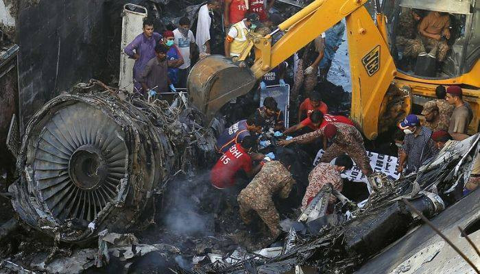 Պակիստանում գտել են կործանված ինքնաթիռի սև արկղերը