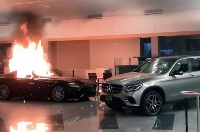 #Mercedes cars damaged as rioters vandalise showroom