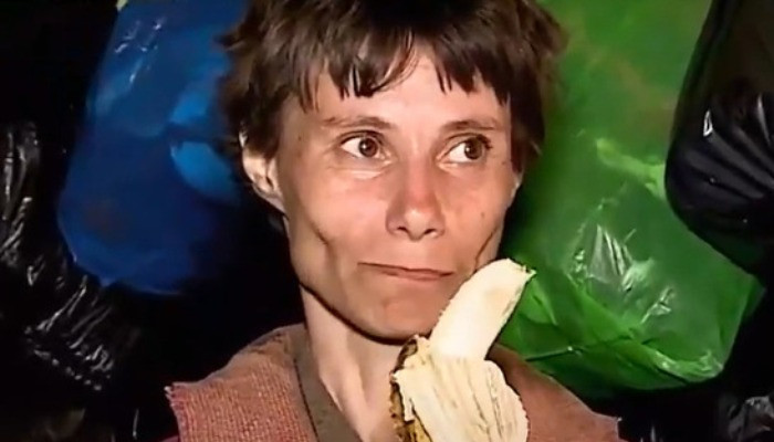 Не выходившая из дома 26 лет россиянка показала, как живет