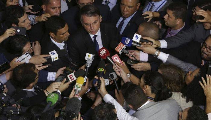 Журналисты подают в суд на президента Бразилии из-за риска заразиться #COVID_19