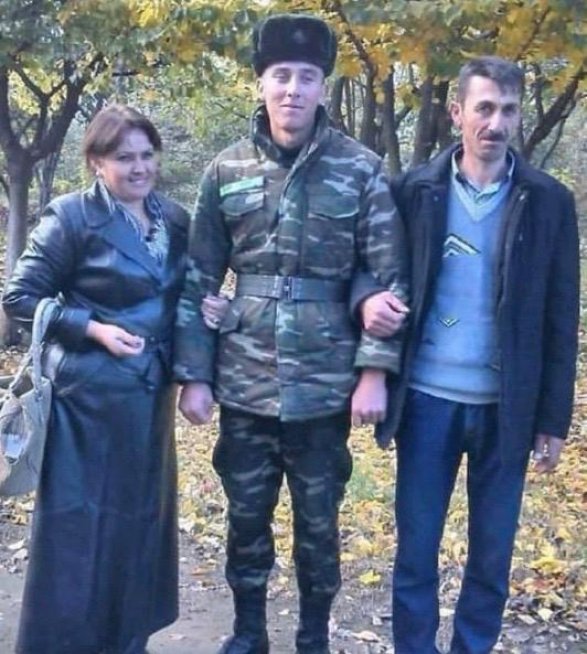 Ադրբեջանական կողմի զոհերից մեկը՝ ծնողների հետ