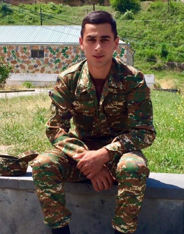 Զոհված զինծառայող Սմբատ Գաբրիելյանի լուսանկարը