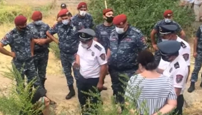 Կարմիր բերետավորները ձերբակալել են «Մխիթար Սեբաստացի» կրթահամալիրի տնօրենին և մի քանի ուսուցիչների