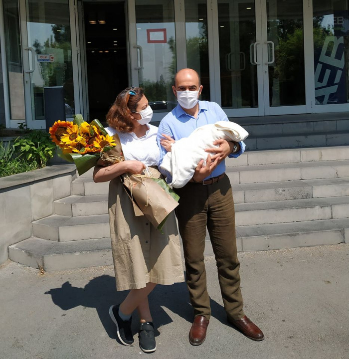 Լենա Նազարյանի ամուսինը լուսանկար է հրապարակել նորածնի հետ