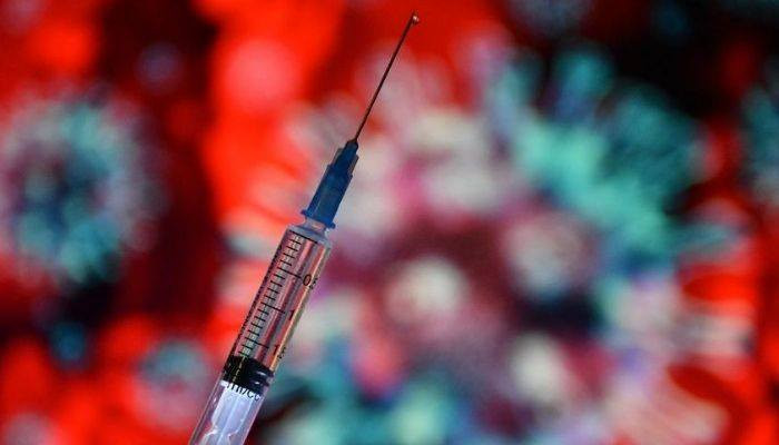 Иммунитет к коронавирусу после испытаний российской вакцины выработан у 100% добровольцев