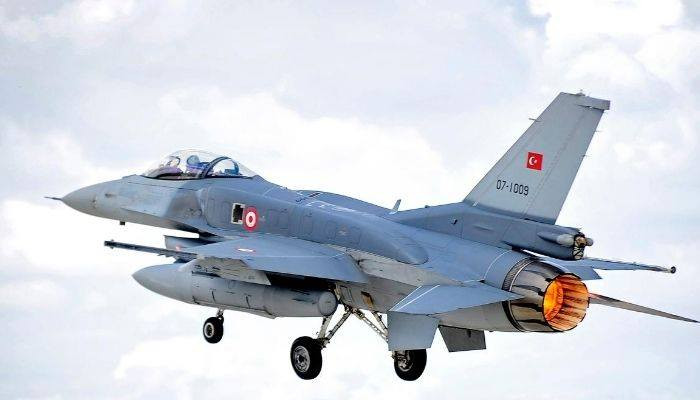 Турция перебросила в Азербайджан истребители F-16