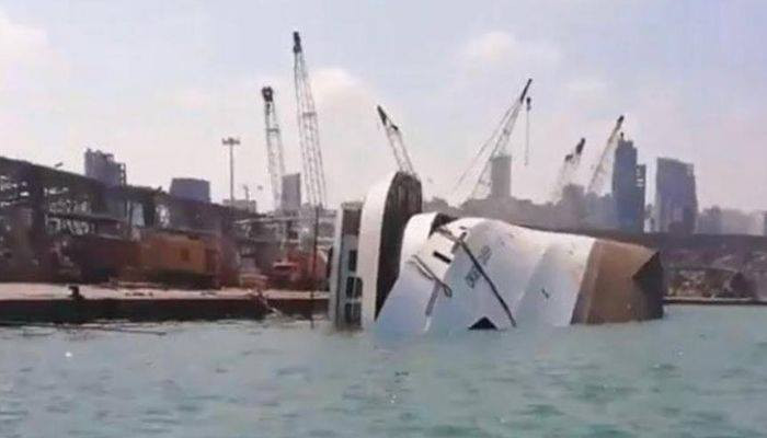 Взрыв в Бейруте: в порту затонул лайнер Orient Queen