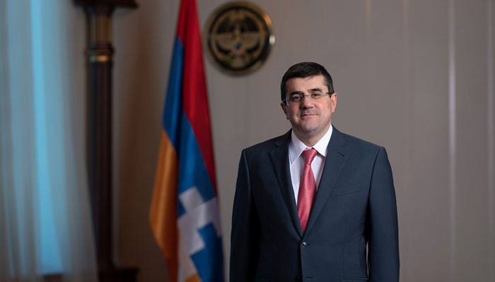 Араик Арутюнян поздравил армянский народ с Днем Республики Арцах