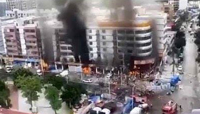 Мощный взрыв прогремел возле отеля в Китае, есть пострадавшие