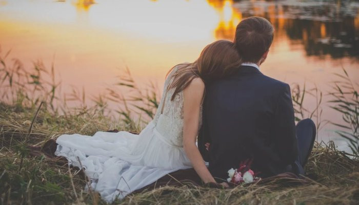 6 terrible reasons to get married (and 5 beautiful signs that you should)