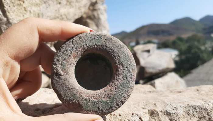 Ցլիկ Ամրամի բերդից հայտնաբերվել է շուրջ 900-ամյա մոմակալ՝ ամբողջովին պահպանված