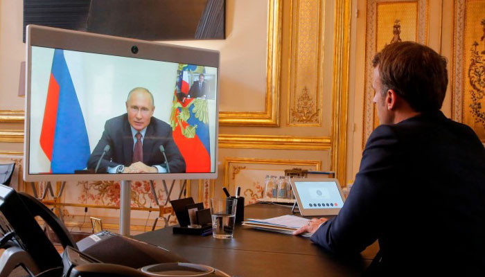 Макрон позвонил Путину: обсуждено резкое обострение обстановки в зоне карабахского конфликта