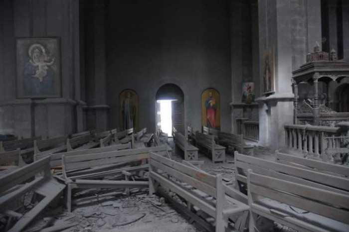 Azerbaijan hit the Ghazanchetsots Church, the symbol of Shushi