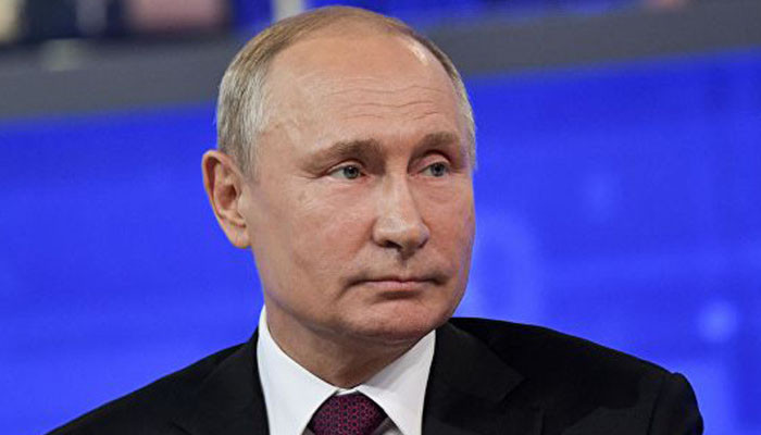 Путин призвал прекратить боевые действия в Карабахе