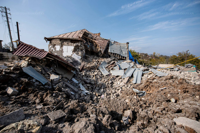 Ավելի քան 15 անգամ հարվածել են Ստեփանակերտի և Շուշիի տարբեր հատվածներին. կա զոհ, ավերածություններ