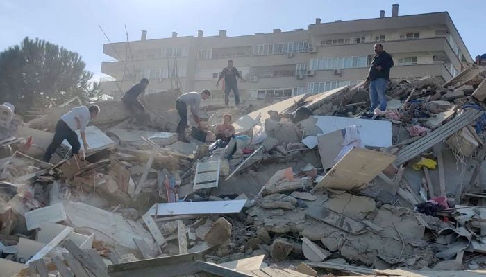 В ЕС заявили о готовности помочь Греции и Турции в связи с сильным землетрясением