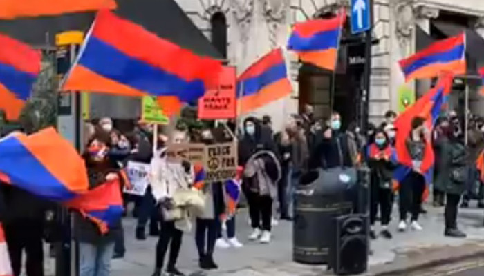 Լոնդոնում հայ համայնքը բողոքի ցույց է անցկացնում British Petroleum-ի դիմաց