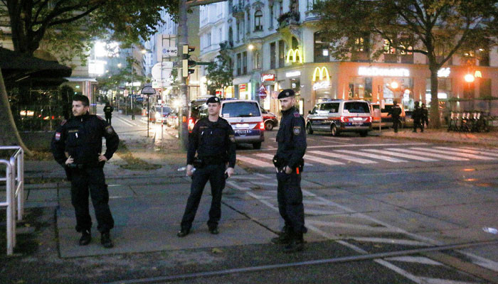 В Австрии объявили трехдневный траур из-за атаки в Вене