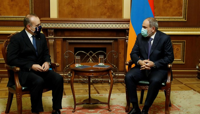 Никол Пашинян провел встречу с послом Италии в Армении