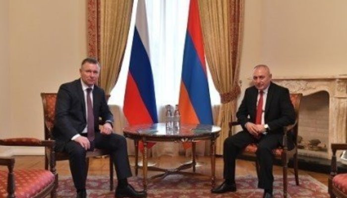 Главы МЧС Армении и России обсудили послевоенные реалии