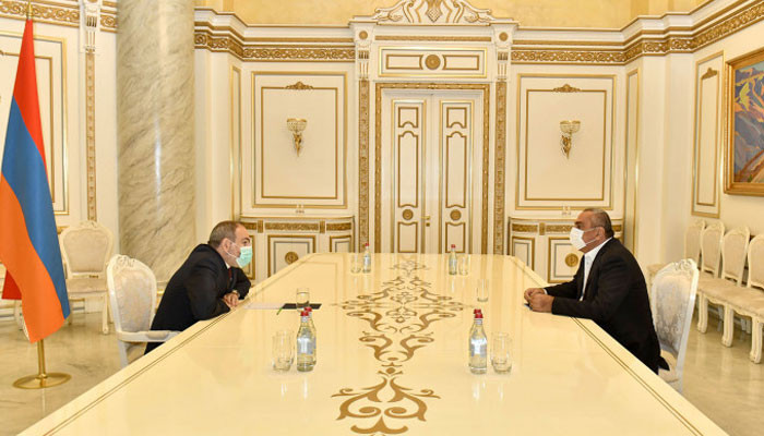 «25 օր տնից դուրս չեկած» Ալեքսանյանը նոյեմբերի 23-ին հանդիպել էր վարչապետին