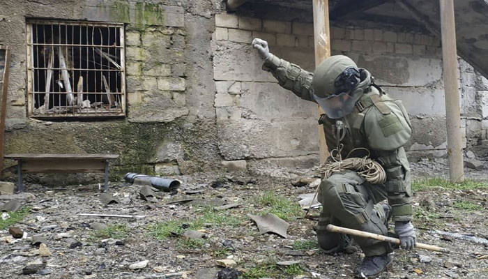 В Степанакерте за сутки обезврежено около 100 взрывоопасных предметов