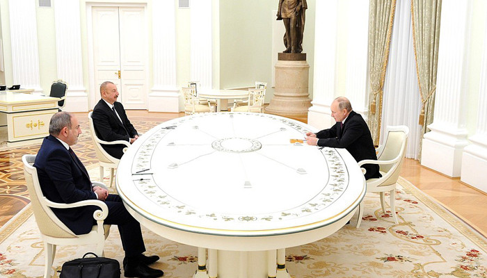 Путин, Пашинян и Алиев проводят переговоры по Карабаху