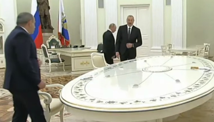 Пашинян и Алиев не пожали руки на встрече в Кремле