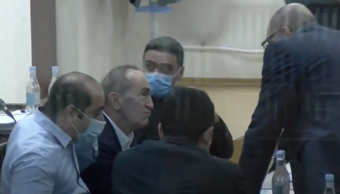 Քոչարյանի փաստաբանները բացարկ հայտնեցին մեղադրող դատախազներին