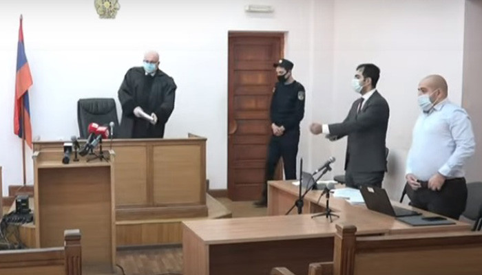 Адвокаты подали в суд на Никола Пашиняна