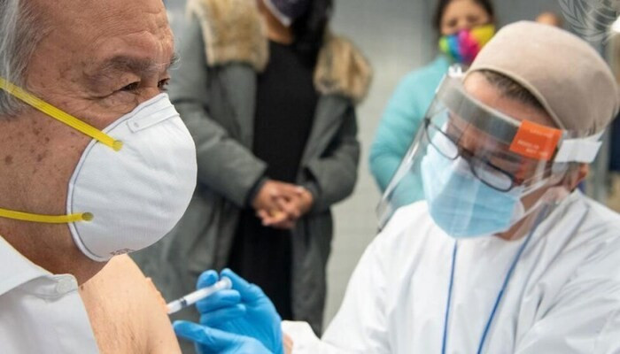 UN chief receives #COVID_19 vaccine