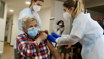 В испанском доме престарелых выявили вспышку #COVID_19 после прививки #Pfizer