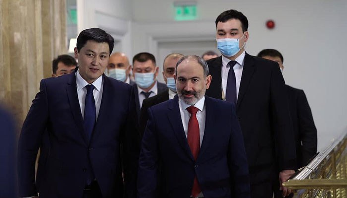 Никол Пашинян встретился с новоназначенным премьер-министром Кыргызстана