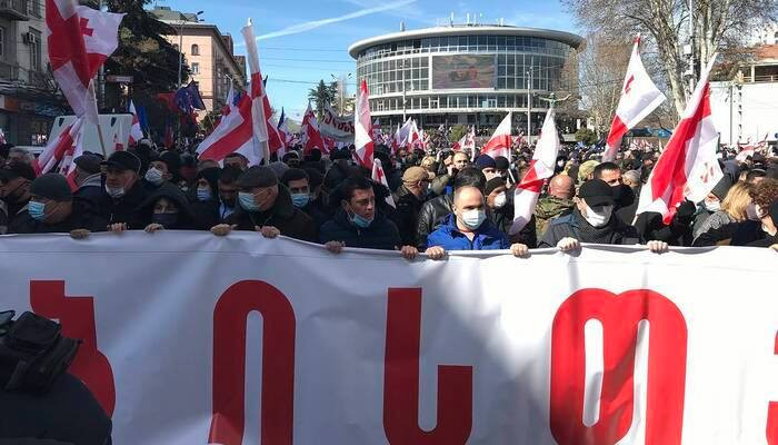 В Тбилиси началась акция протеста оппозиции