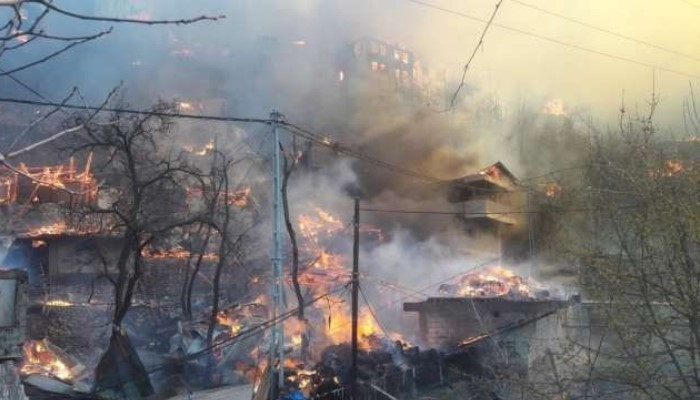 Fire guts dozens of houses in northeastern Turkish village