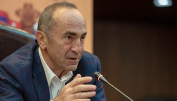 Кочарян заявил, что будет участвовать в выборах парламента Армении во главе блока партий