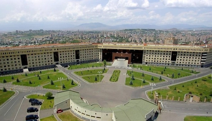 Минобороны: Азербайджано-турецкая делегация в Армению не приезжала