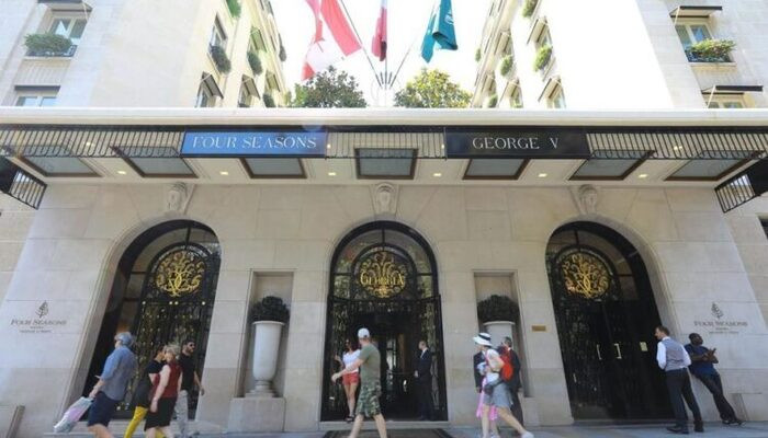 В Париже злоумышленники ограбили «лучший в мире отель»