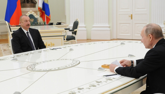 Алиев заявил об обсуждении с Путиным «Искандеров» в Карабахе