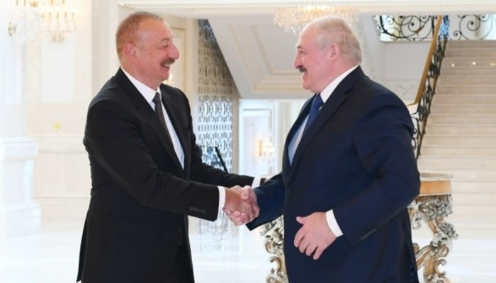Алиев и Лукашенко проводят переговоры в Баку