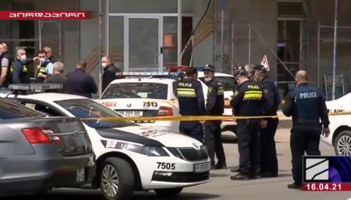 Вооруженные люди захватили заложников в Банке Грузии в Тбилиси