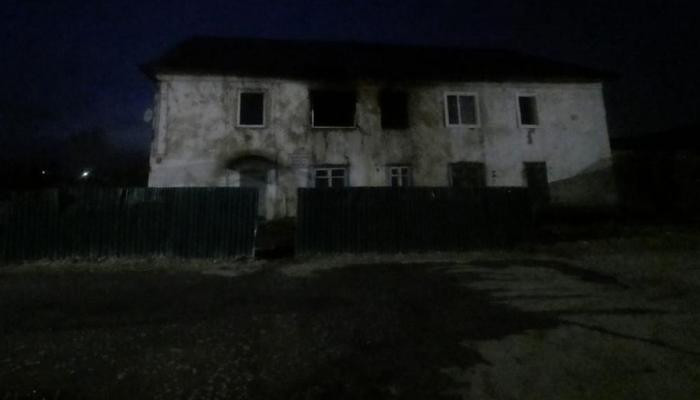 Жительница Хакасии заперла детей одних дома, и малыши погибли в страшном пожаре