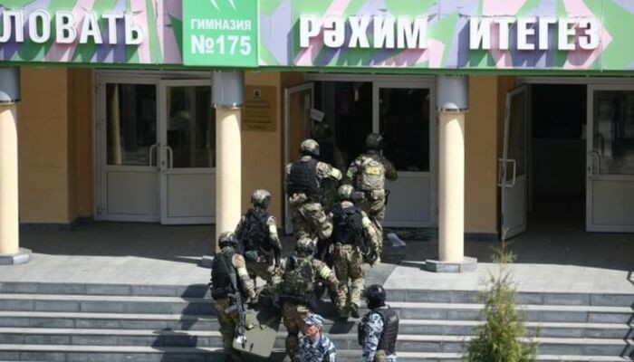 При стрельбе в казанской школе погибли семь детей
