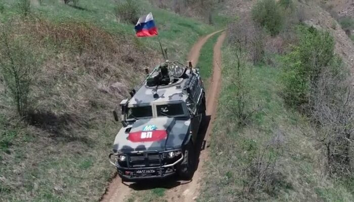 Подразделение военной полиции российского миротворческого контингента в Нагорном Карабахе осуществляет патрулирование Лачинского коридора