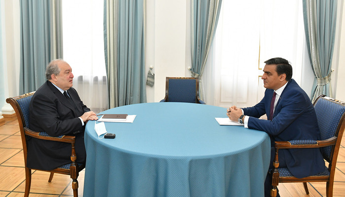 Армен Саркисян и Арман Татоян обсудили ситуацию на армяно-азербайджанской границе