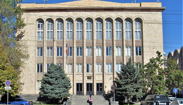 КС Армении рассматривает заявления об оспаривании результатов внеочередных выборов в парламент