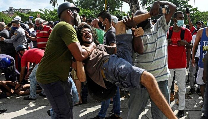 Протесты на Кубе: десятки людей арестованы