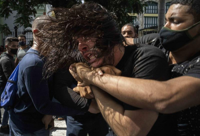 Протесты на Кубе: десятки людей арестованы